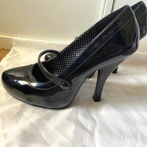 Pinup Couture-Cutiepie-02 Size 9 Pump-black patent